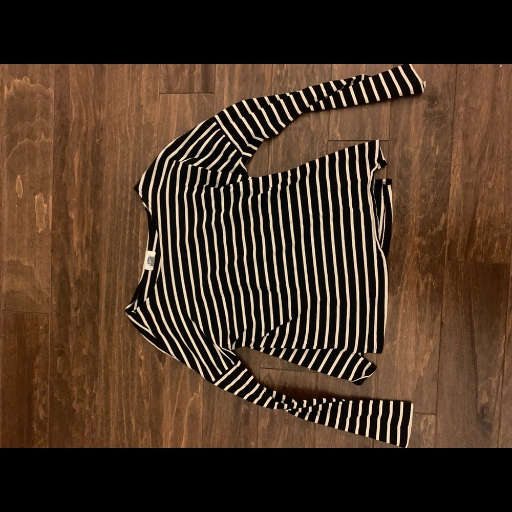 old navy long sleeve shirt
